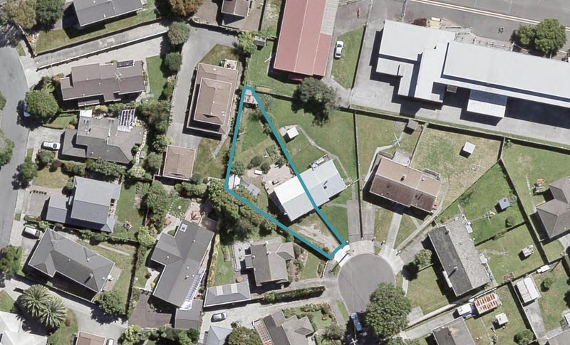4 Burke Grove, Naenae, Lower Hutt - Carousel 1