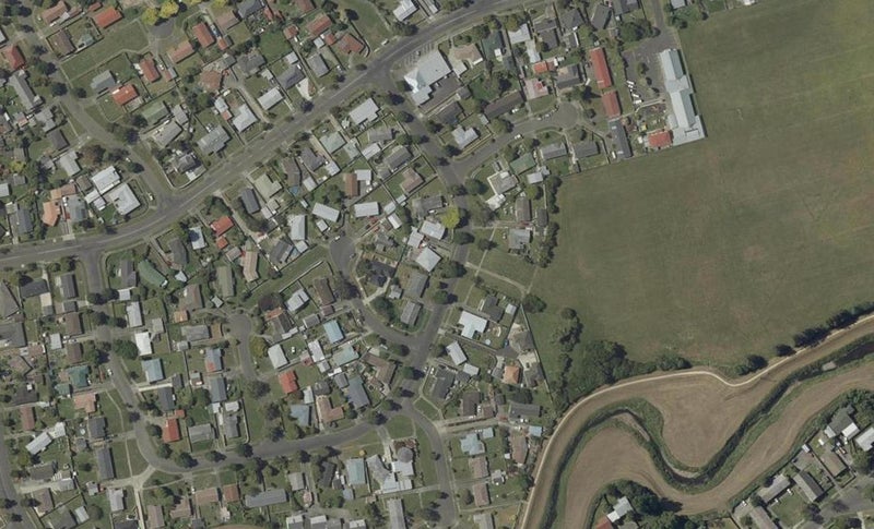 14 Robinson Crescent, Westbrook, Palmerston North - Carousel 1