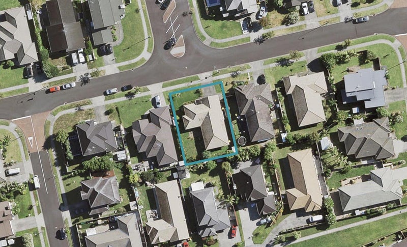 40 Aberdeen Crescent, Wattle Downs, Auckland - Carousel 1