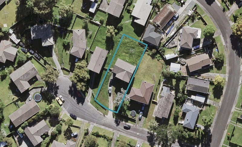 8 Vallance Place, Massey, Auckland - Carousel 1