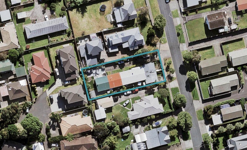 4/16 Highbury Street, Avondale, Auckland - Carousel 1
