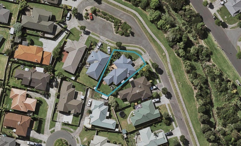 14 Sambrooke Crescent, Flat Bush, Auckland - Carousel 1