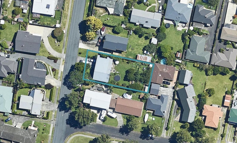 10 Freyberg Street, Otumoetai, Tauranga - Carousel 1