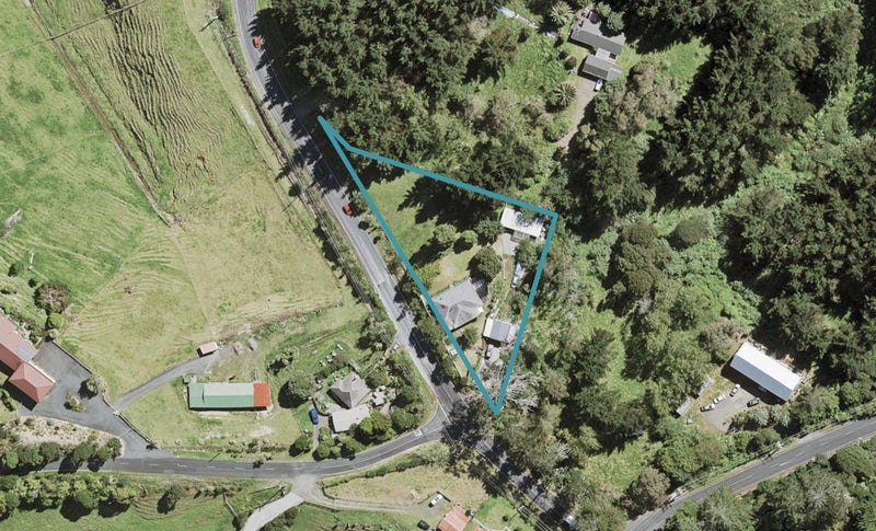150 Candia Road, Henderson Valley, Auckland - Carousel 1