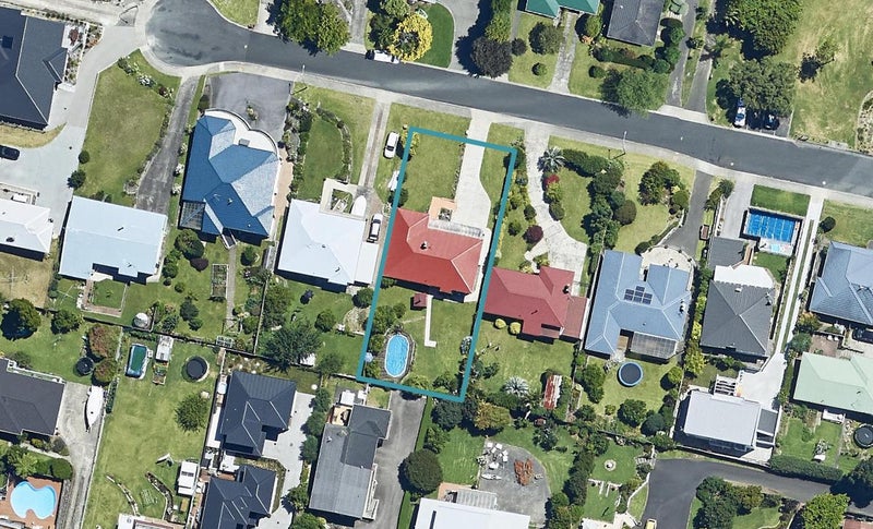 20 Rutherford Street, Otumoetai, Tauranga - Carousel 1