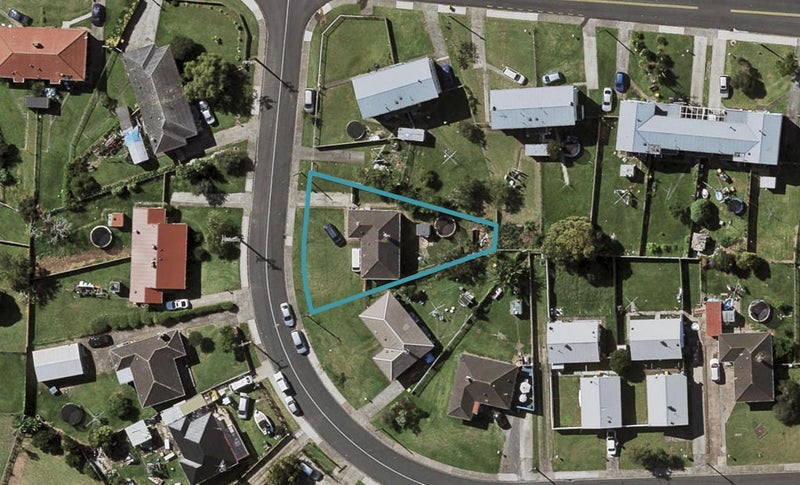 4 Nola Crescent, Otara, Auckland - Carousel 1