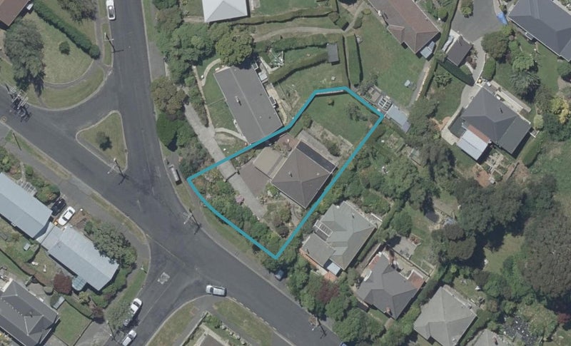 82 Lynn Street, Wakari, Dunedin - Carousel 1