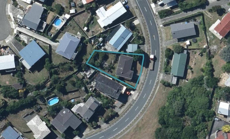 17 Gloaming Hill, Titahi Bay, Porirua - Carousel 1