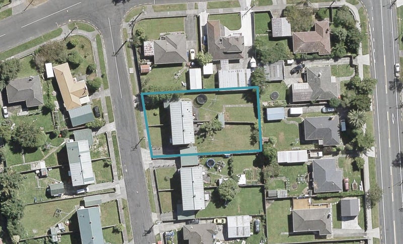 1/2 Walker Grove, Stokes Valley, Lower Hutt - Carousel 1