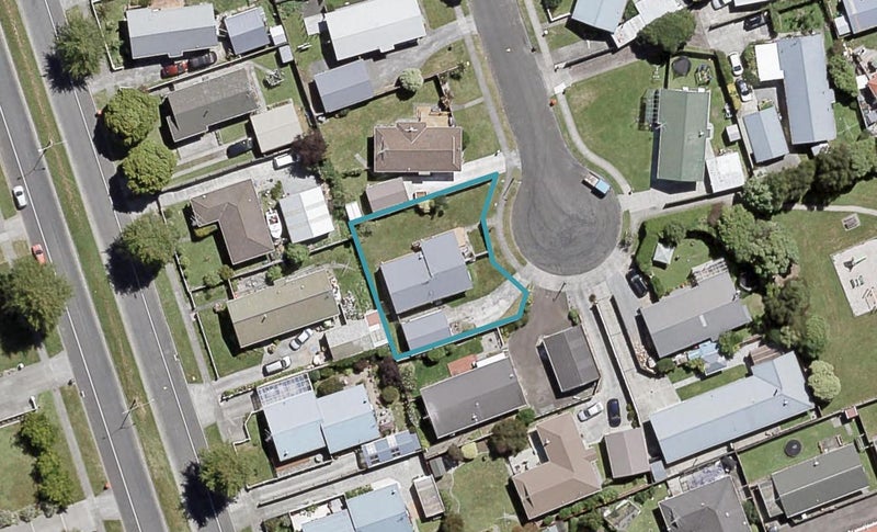 16 Laredo Grove, Totara Park, Upper Hutt - Carousel 1