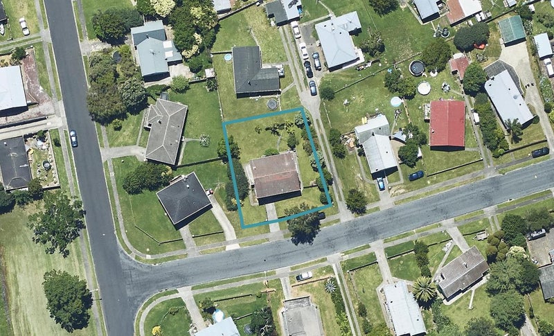 2 Corinna Street, Welcome Bay, Tauranga - Carousel 1