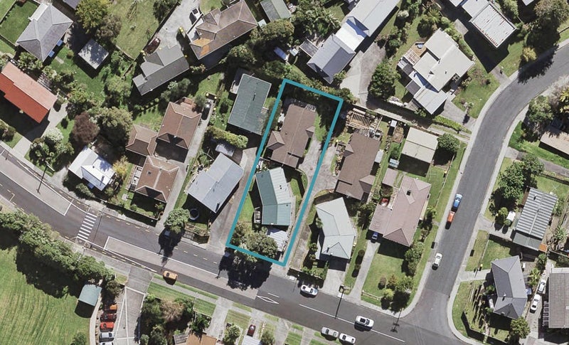 1/55 Seaview Road, Glenfield, Auckland - Carousel 1