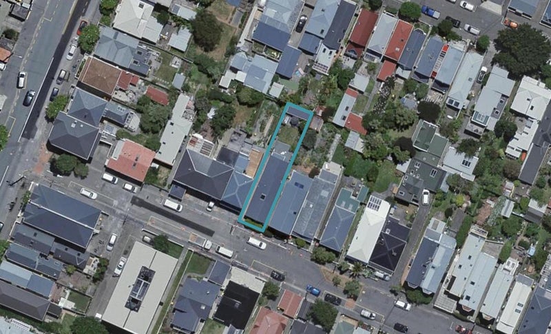 11 Queen Street, Mount Victoria, Wellington - Carousel 1