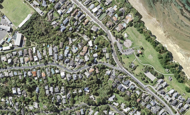 1A Peter Terrace, Castor Bay, Auckland - Carousel 1