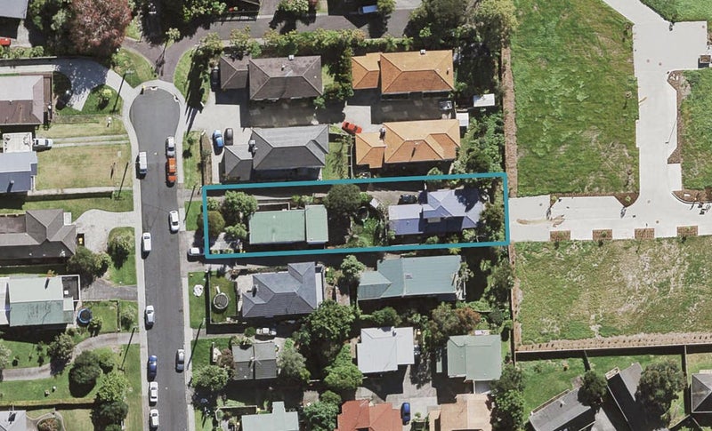 1/23 Aorangi Place, Birkenhead, Auckland - Carousel 1