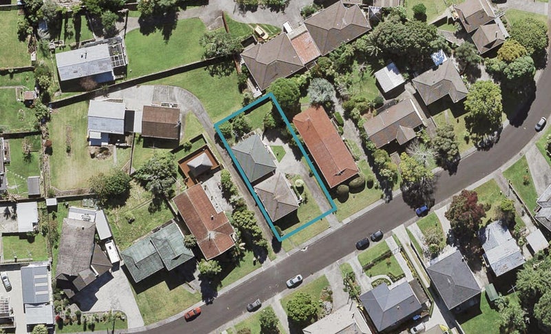 1/12 Jenelin Road, Glendene, Auckland - Carousel 1