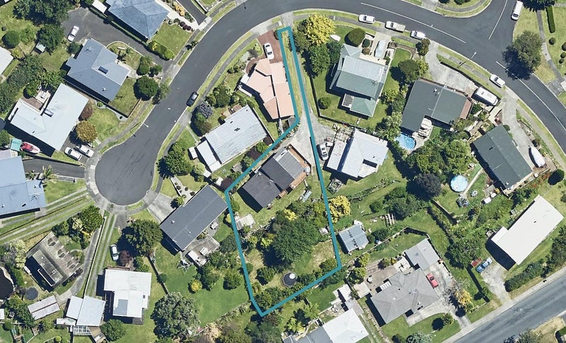 16 Grosmont Terrace, Brookfield, Tauranga - Carousel 1