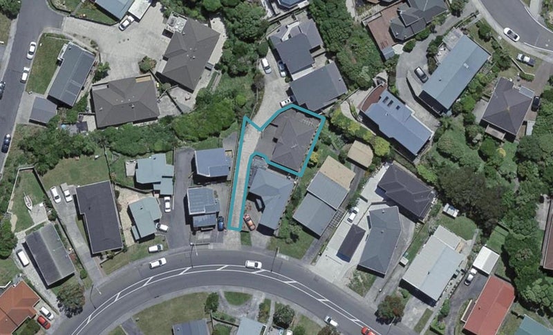 80A Stewart Drive, Newlands, Wellington - Carousel 1