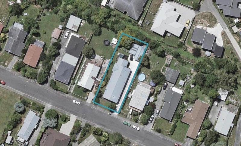 16 Brandon Street, Otaki - Carousel 1