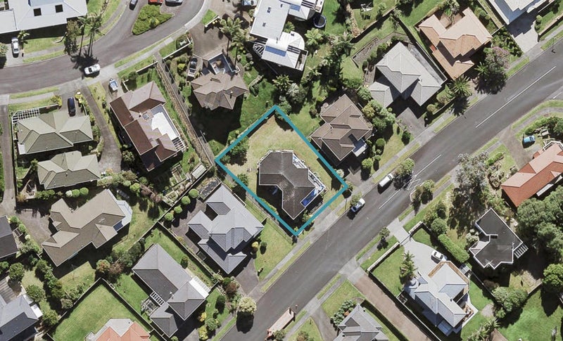 55 Lagoon Way, West Harbour, Auckland - Carousel 1