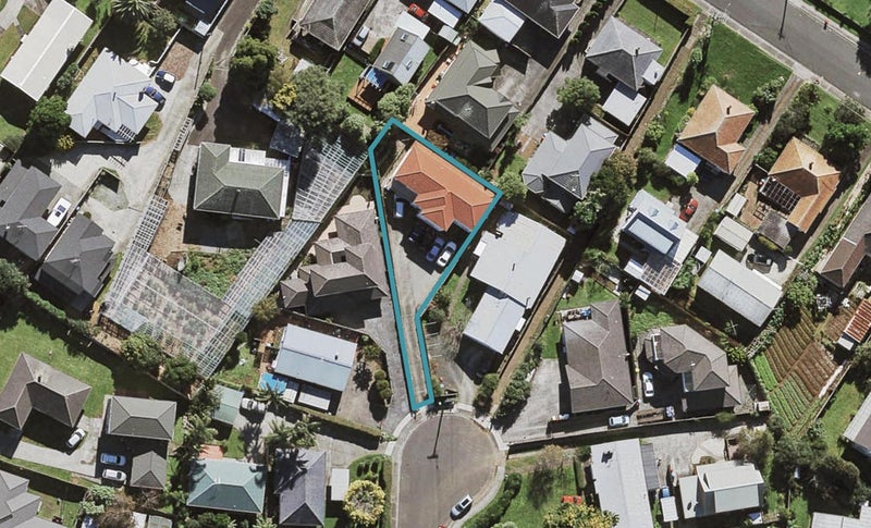 8 Gerrard Street, Three Kings, Auckland - Carousel 1