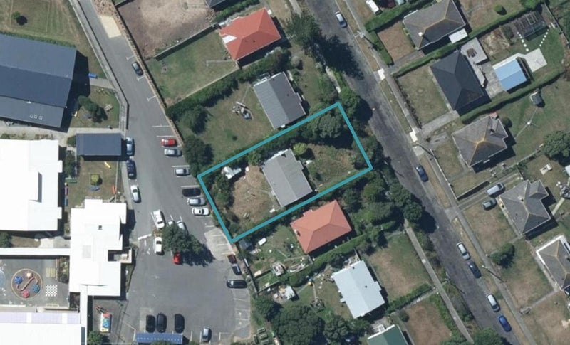 12 Waiuta Street, Titahi Bay, Porirua - Carousel 1