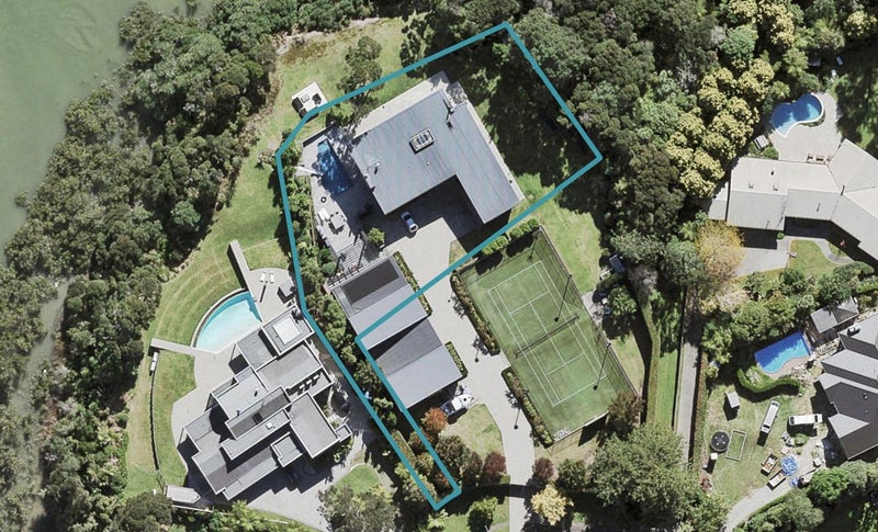 34 Kingfisher Grove, Greenhithe, Auckland - Carousel 1