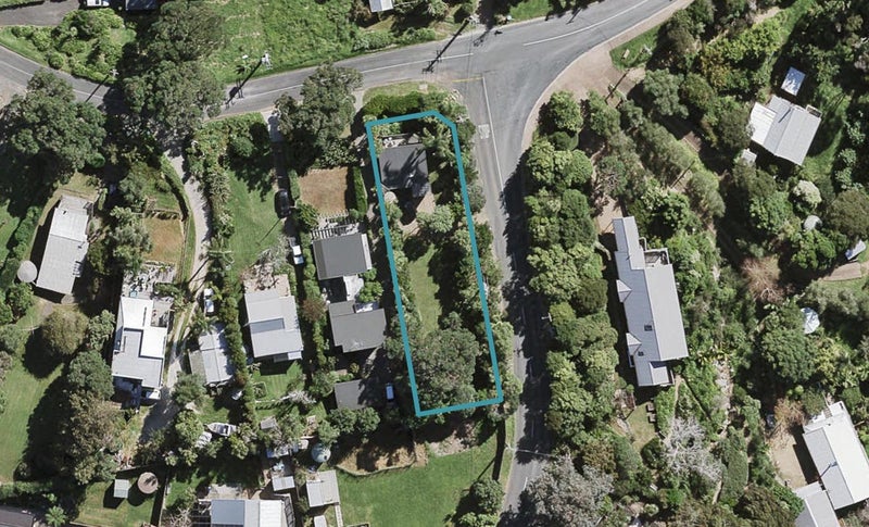 2 Cory Road, Palm Beach, Waiheke Island - Carousel 1