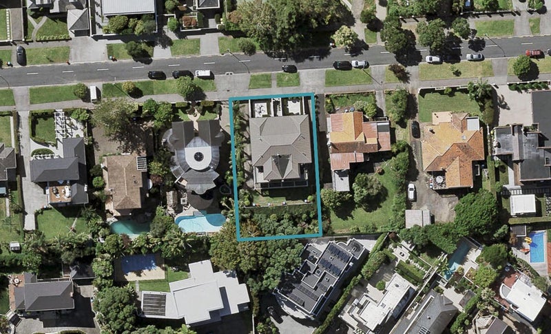 1/18 Tuhaere Street, Orakei, Auckland - Carousel 1