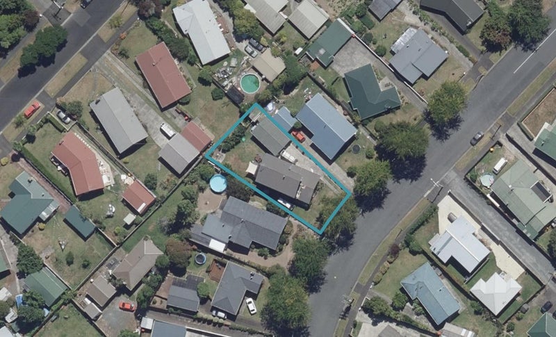 45 Garden Heights Avenue, Glenview, Hamilton - Carousel 1