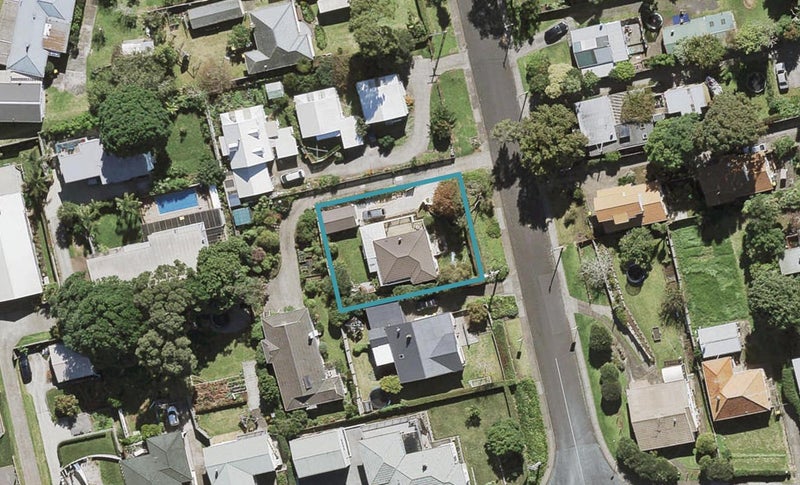 44 Woodward Avenue, Mangere Bridge, Auckland - Carousel 1