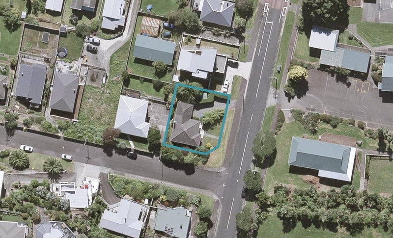 48 Pioneer Road, Moturoa, New Plymouth - Carousel 1