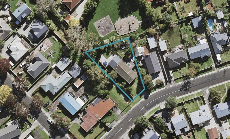 34 Sylvia Road, Hillcrest, Auckland - Carousel 1