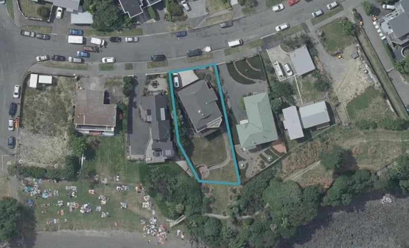 33 Harbour View Terrace, Cass Bay, Lyttelton - Carousel 1