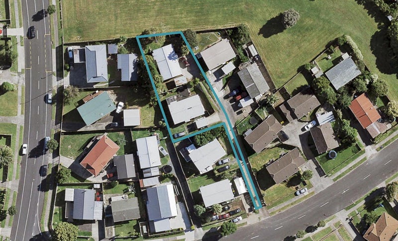 2/8 Maplesden Drive, Clendon Park, Auckland - Carousel 1