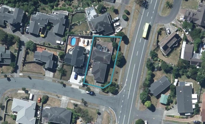 2 Sailmaker Close, Whitby, Porirua - Carousel 1