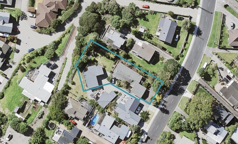 20 View Road, Shelly Park, Auckland - Carousel 1