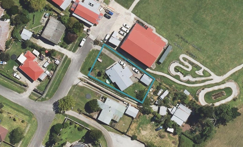 2 Montrose Street, Kaiti, Gisborne - Carousel 1