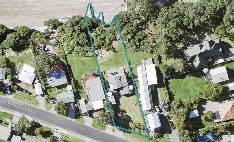 3 Hawke Crescent, Beachlands, Auckland - Carousel 1