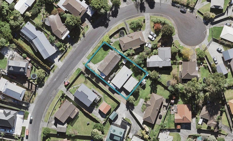1/13 Madigan Place, Glendene, Auckland - Carousel 1