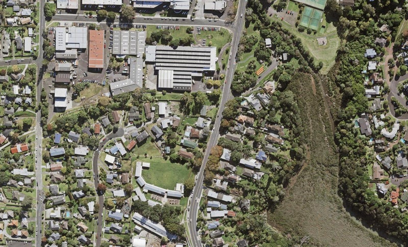 18 Lake Road, Northcote, Auckland - Carousel 1
