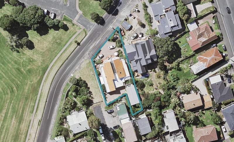 82 Wairoa Road, Narrow Neck, Auckland - Carousel 1