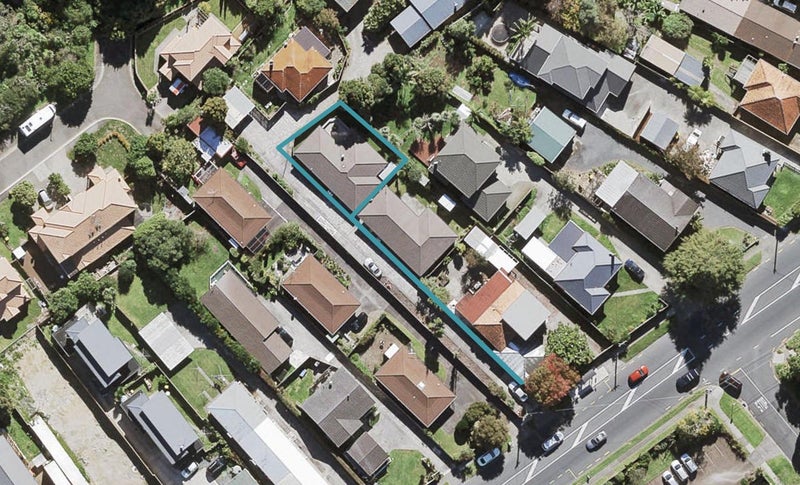 39B Titirangi Road, New Lynn, Auckland - Carousel 1