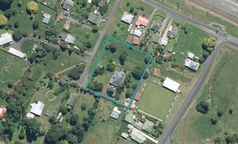 8 Nikau Street, Manunui, Taumarunui - Carousel 1