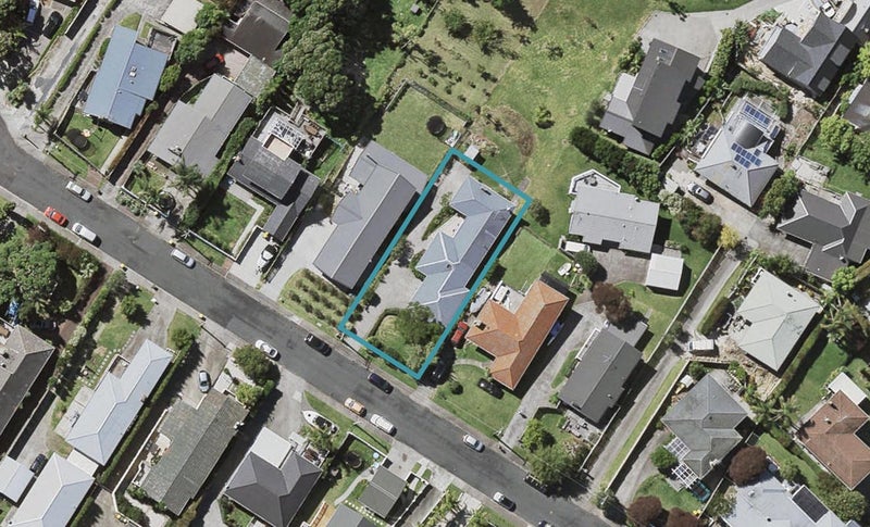 11 Spencer Terrace, Hauraki, Auckland - Carousel 1