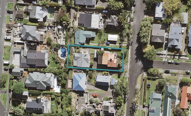 1/18 Alfred Street, Northcote Point, Auckland - Carousel 1