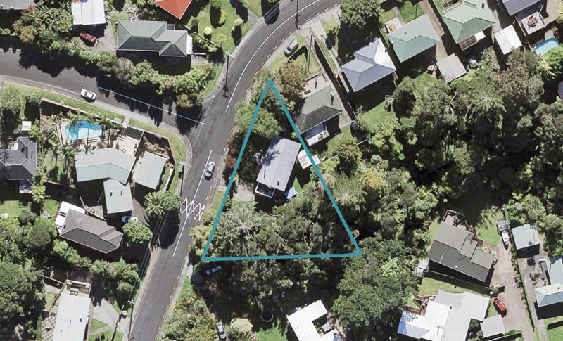 66 Taupo Street, Green Bay, Auckland - Carousel 1
