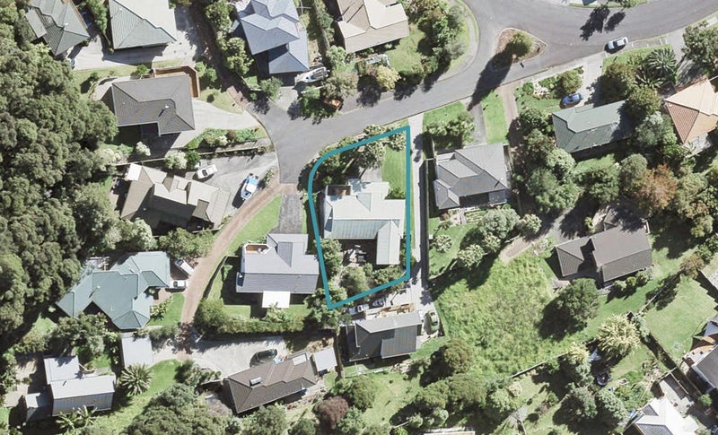 11 Dee Place, Torbay, Auckland - Carousel 1