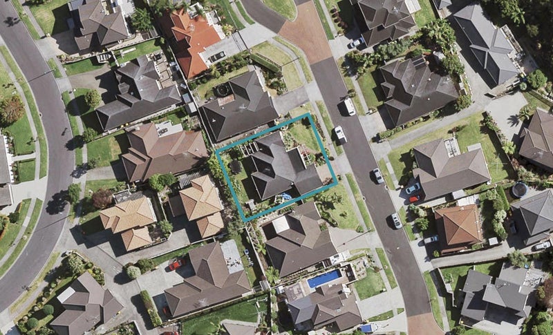 24 Phoenicia Court, The Gardens, Auckland - Carousel 1