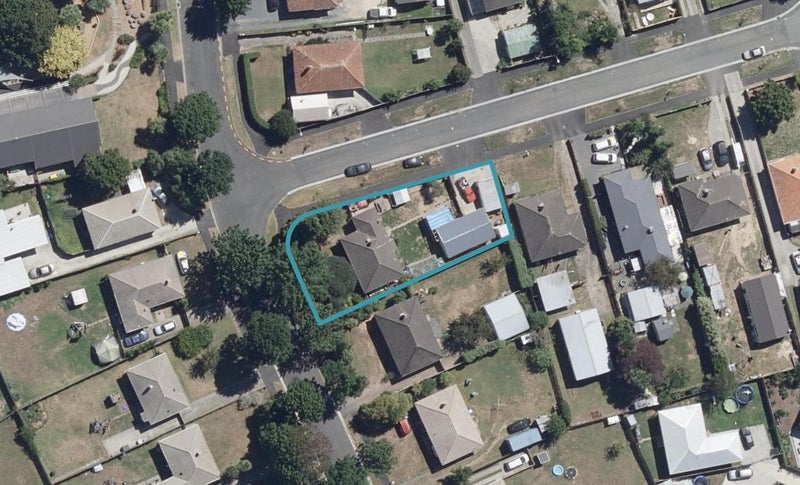 26 Kenney Crescent, Fairfield, Hamilton - Carousel 1